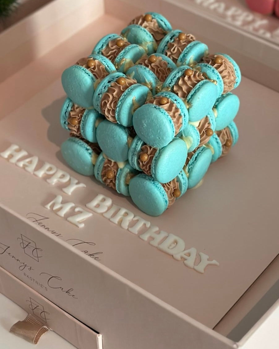 MACRONS CUBE